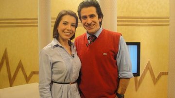 Silvana Cavalheiro fala com o psicólogo Alexandre Bez na atração da Rit TV, SP.