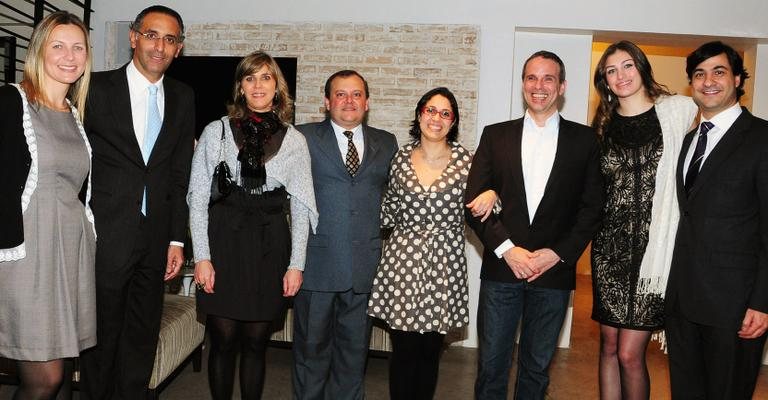 Em S. José dos Campos, o casal Rosana Dalla Torre e Eduardo Cury, prefeito da cidade, Nádia e seu João Francisco Sawaya, Valeska Silva e o marido, Dudu Braga, e Ana Cláudia Viegas durante inauguração.