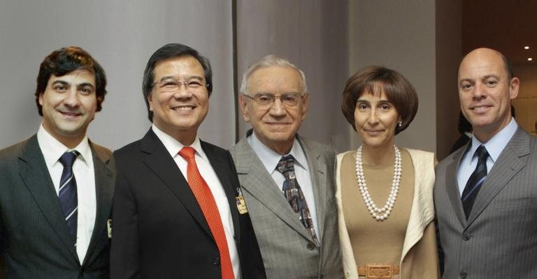 Bruno Bomeny, Roberto Wong, Ozires Silva, Viviane Senna e João Geraldo Ferreira reunidos em palestra sobre globalização, em SP.