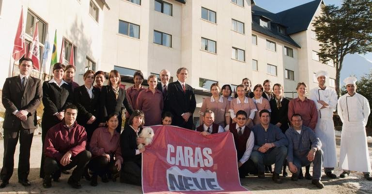 Equipe de hotel cinco estrelas - Selmy Yassuda