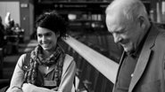 Maria Flor e Anthony Hopkins no set de filmagens de '360' - Reprodução / Blog do filme '360'