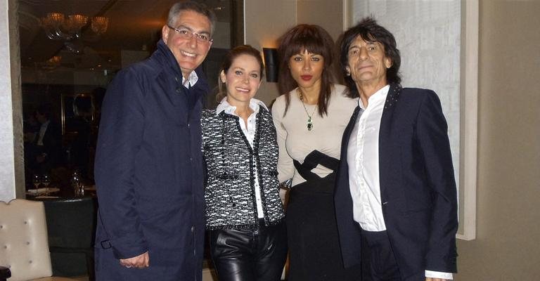 Carlos Lima Jr. e Gigi Monteiro e Ana Araujo e Ron Wood no exclusivo Scott’s. - Andre Stefano