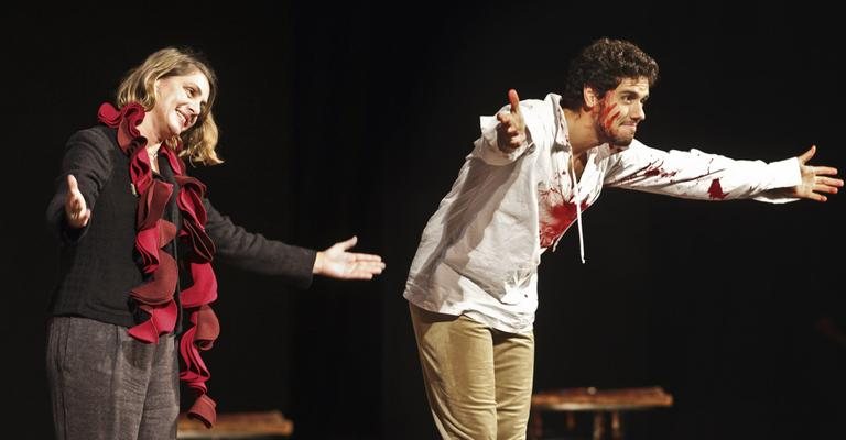 Após apresentar Tosca, Carla e Thiago saúdam o público do Theatro Municipal, Rio. - Gianne Carvalho