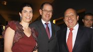 Rebeca Ferraz Andrade, Ricardo Podolsky e José Roberto Trinca comemoram, em clube de SP, os 10 anos do programa de turismo na neve oferecido por companhia aérea.