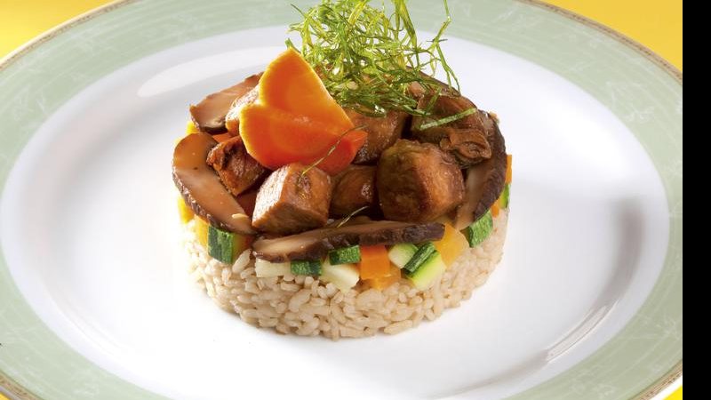 Arroz japonês com frango e legumes - André Ctenas