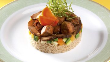 Arroz japonês com frango e legumes - André Ctenas