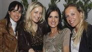 Em SP, Priscila Carbelino e Larissa Cesco prestigiam o lançamento de coleção da estilista Bernadete Figueiredo, ao lado de Raquel Pacchini.