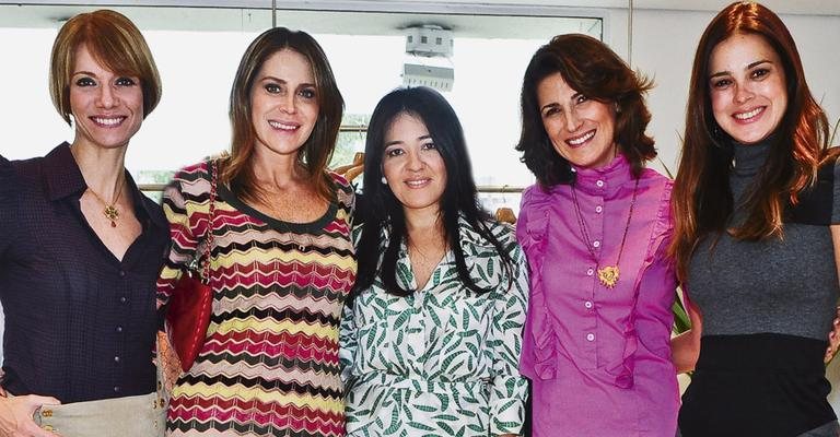 Na capital paulista, Laura Wie e Gigi Monteiro no lançamento da coleção de verão da estilista Lu Monteiro, ao lado de Jacqueline Dalabona e Vera Viel.