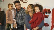 Ronaldo Nazário com a mulher, Bia Antony, e as filhas, Maria Alice e Maria Sophia - Amauri Nehn e Tiago Archanjo/AgNews