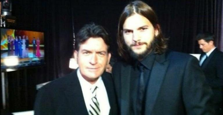 Charlie Sheen e Ashton Kutcher - Reprodução/Twitter