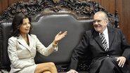 Em Brasília, Maria Alexandra Mascarenhas Vasconcellos é recebida pelo presidente do Senado, José Sarney, em láurea pelos 60 anos do jornal O Dia.