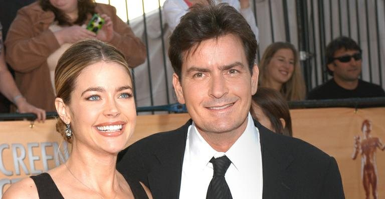 Denise Richards e Charlie Sheen - Getty Images