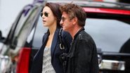 Sean Penn passeia com Stacey Koplin, sua nova namorada - Honopix