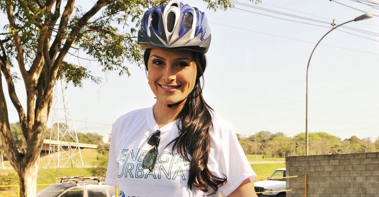 Passeio ciclístico em dia de sol