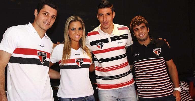 Mônica Apor e os jogadores do São Paulo Denis, Xandão e Henrique apresentam nova coleção, SP.