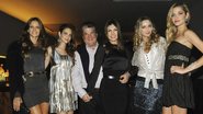 IPatrícia Barros e Juliana Passos (2ª e 5ª da esq. p/ dir., respectivamente) lançam site de variedades e são felicitadas por Izabel Goulart, José Luiz Gandini e sua Leila Schuster e Ana Beatriz Barros, em SP.