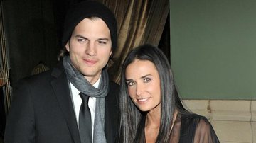 Ashton Kutcher teria traído Demi Moore um dia antes de comemorar seis anos de casado - Getty Images