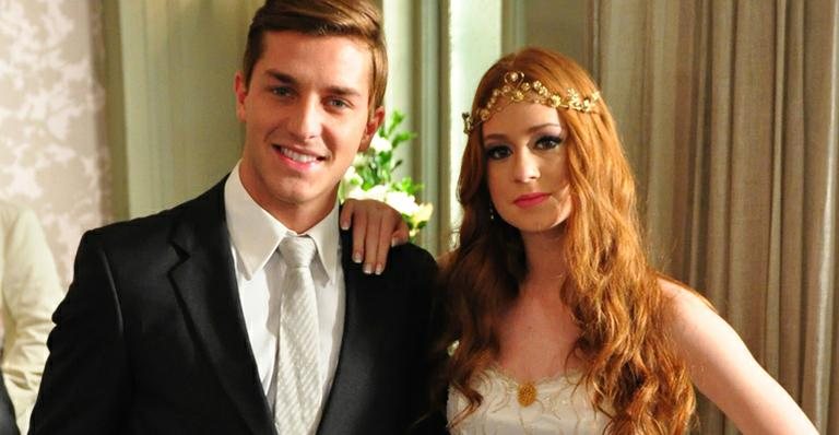 Guilherme (Klebber Toledo) e Alice (Marina Ruy Barbosa) - TV Globo / Estevam Avellar