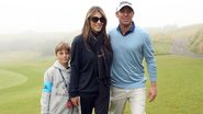 Elizabeth Hurley com o noivo Shane Warne e o filho em Kingsbarns, na Escócia - Getty Images