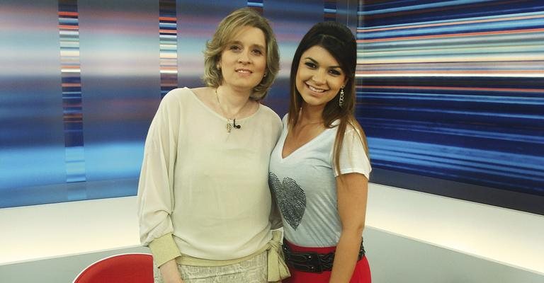 A ginecologista e obstetra Christiane Régis fala a Amanda Françozo na atração da Record News, em SP.