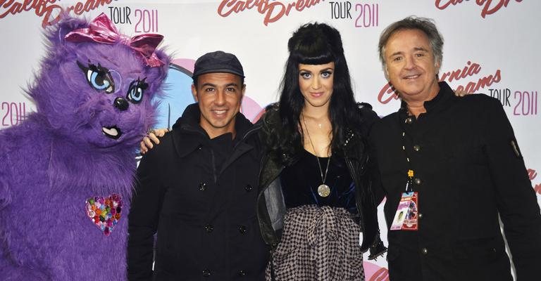 Katy Perry recebe Bazinho Ferraz e Phill Rodrigues antes de show na Chácara do Jockey.