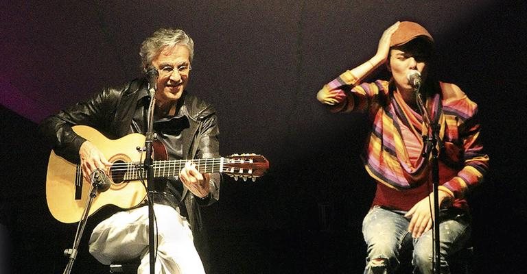 Caetano Veloso e Maria Gadú abrem o show de Jau.