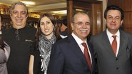 Cristiane Belotti, Marcos Ribas, Natália Visnardi, Afonso Celso de Barros Santos, Valter Patriani e Luiz Antonio Cabral em jantar de premiação de locadora de veículos, em São Paulo.