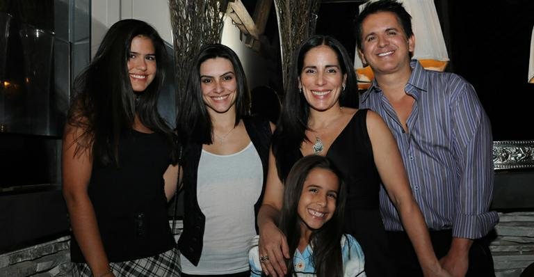 Orlando Morais, Gloria Pires, Cleo Pires, Antonia e Ana - Arquivo CARAS