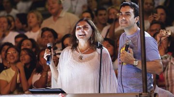 Emoção no cortejo de Nossa Senhora de Nazaré, padroeira do Pará. Fafá e o padre Fábio de Melo entoam Nossa Senhora. - Gabriel Chiarastelli