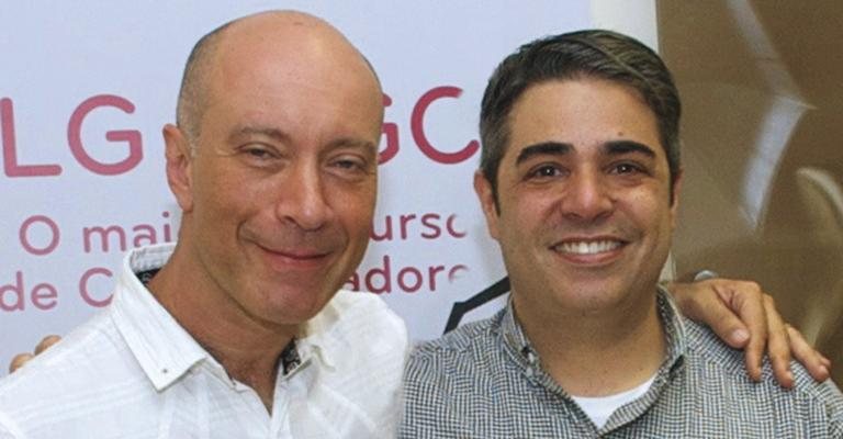 O músico e restaurateur Edgard Scandurra e o chef Carlos Siefert são jurados de campeonato de gastronomia promovido por empresa, em SP.