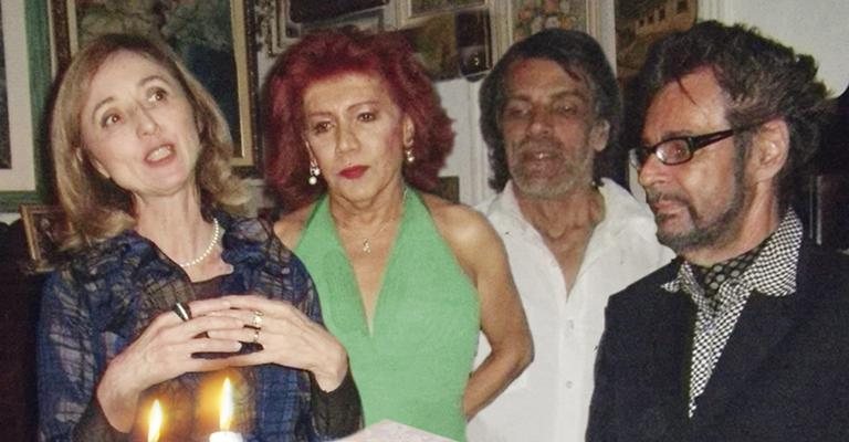 Rosana Beni celebra 46 anos em jantar organizado por Desirée, com Victor Wagner e Wilson Dimitrov, em SP.