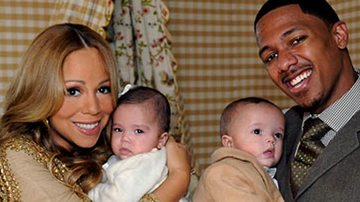 Mariah Carey e Nick Cannon com os gêmeos Monroe e Moroccan na ABC - Reprodução/ Site ABC News