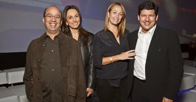 Os casais José Roberto Marinho e Vânia e Alberto Pecegueiro e Marcia Casz. - Vagner Campos