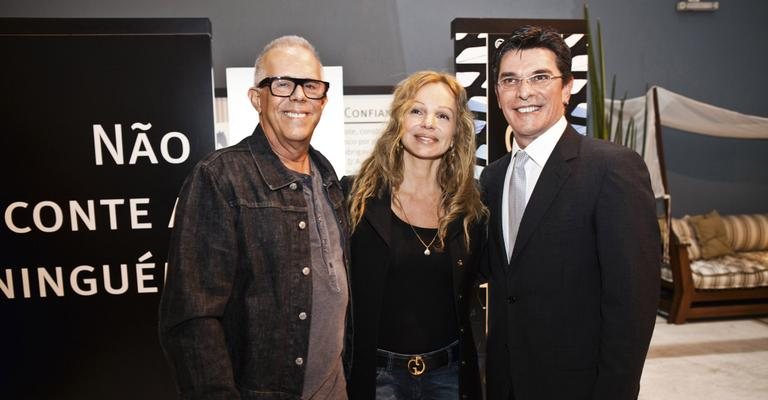 Em SP, Toninho Noronha e Debora Aguiar no evento de rede de lojas que tem Reinaldo Vido entre os franqueados.