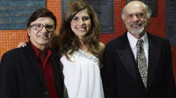 Adylson Godoy aplaude Juliana D'Agostini, pianista de concerto regido por Júlio Medaglia, no ABC paulista.