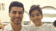 Matheus Costa renova o visual com Thiago Corono - Divulgação