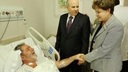 O ex-presidente Lula no quarto do hospital Sírio-Libanês, com Dilma Rousseff e o ministro da Fazenda, Guido Mantega - Ricardo Stuckert/Instituto Lula/Divulgação