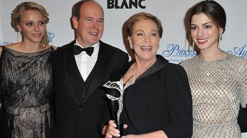 Princesa Charlene, príncipe Albert II, Julie Andrews e Anne Hathaway - Getty Images