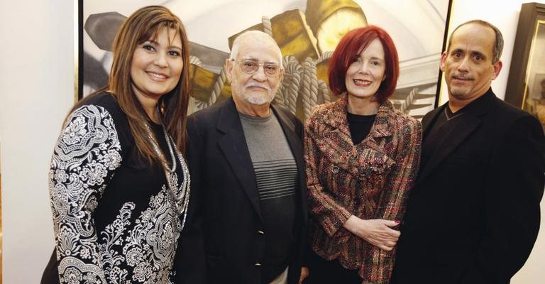 A curadora da mostra, Adriana Rede, recebe o artista plástico Antonio Henrique Amaral, Maria Alice Millet e John Ciallelo em mostra beneficente de artes, em SP.