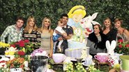 Com Arthur e Lu, Syang, Eduardo e Nina recebem Regina, Vera e Elza. - Cassiano de Souza