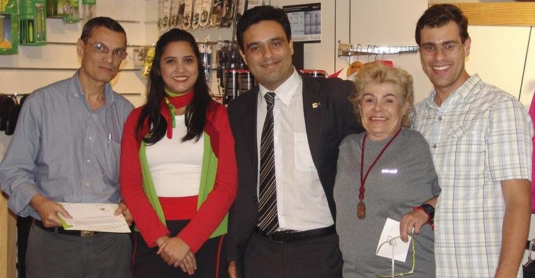 Em SP, Carlos Sérgio Bonizzi Maia, Lilian Antunes Siqueira e Ulysses Marcus Cortez assistem à palestra de Katia Esteves, aplaudida também por Rodrigo Almeida.