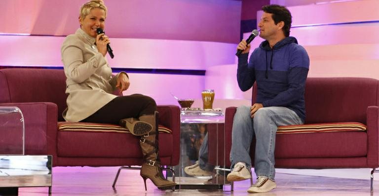 Marcelo Serrado no 'Papo X' com Xuxa - TV GLOBO / Matheus Cabral