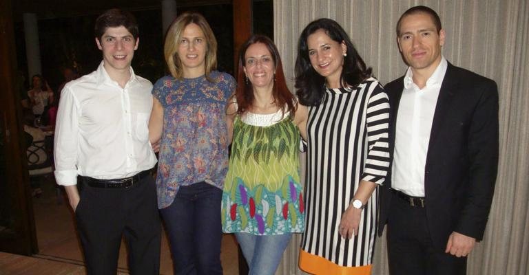 Marcelo Secemski, Ticiana Strozenberg, Silvia Perlov, Monica Waldvogel e Heni Ozi Cukier em reunião, em SP, feita pelo Congresso Judaico Latino-Americano.