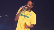 Snoop Dogg veste a camisa da seleção brasileira em show no Rio - Roberto Filho/AgNews