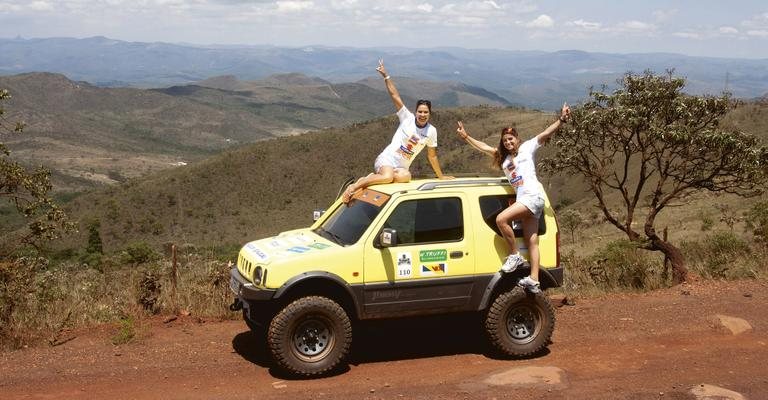 Em meio às montanhas, elas curtem a paisagem mineira. - Júnia Garrido