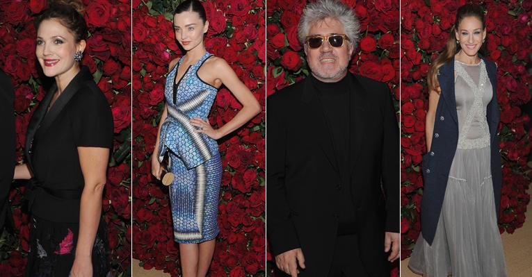 Drew Barrymore, Miranda Kerr, Pedro Almodóvar e Sarah Jessica Parker em noite de homenagem - Getty Images