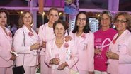 Em Itajaí, SC, integrantes da Rede Feminina de Combate ao Câncer da cidade Neusa Flores, Kika Vilbert, Neusa Magali, Ana Gusso, Lurdes Truppel, Rosita Werner Walder, Maria Claudia Venturini e Dilma Ramos participam de evento em prol da campanha contra o