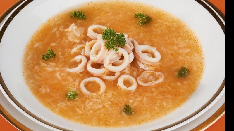 Sopa de arroz ao molho de tomate - André Ctenas