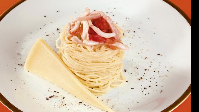 Capellini ao molho com parmesão - André Ctenas