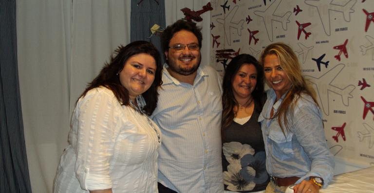 Adriane Galisteu com Regina Zylberman, Rafael Martoni e Luciana Cetrone - Divulgação